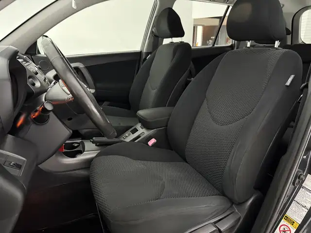 Toyota RAV4 view 14