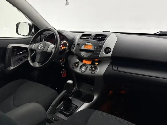 Toyota RAV4 view 12