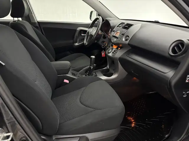 Toyota RAV4 view 29