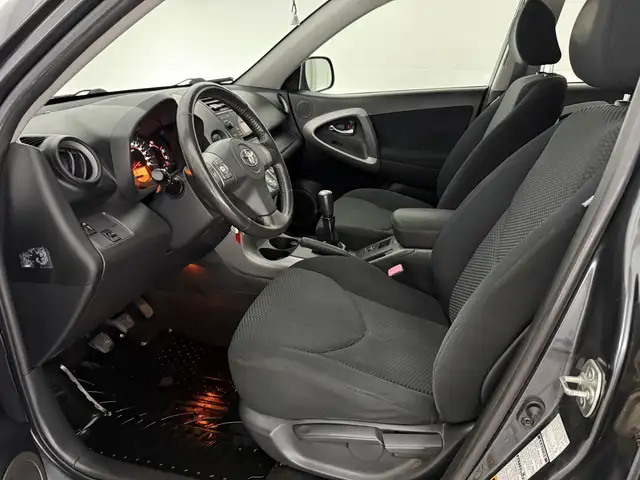 Toyota RAV4 view 28