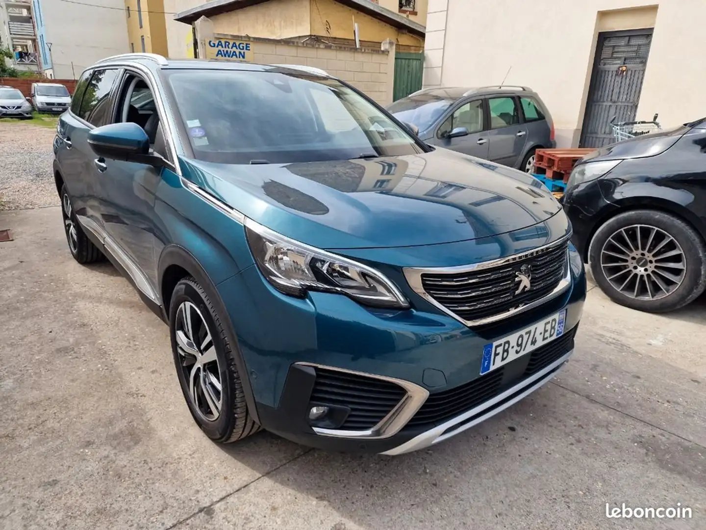 Peugeot 5008 essence 130ch s&s eat8 allure boite automatique 7places Azul - 2