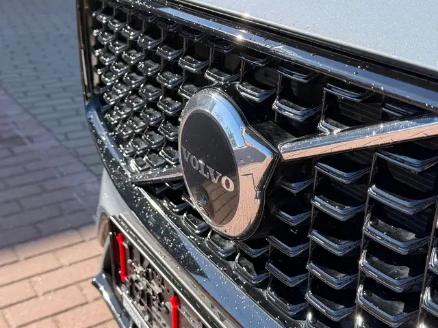 Volvo XC60 view 4