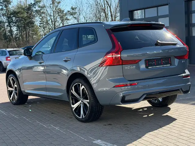 Volvo XC60 view 7