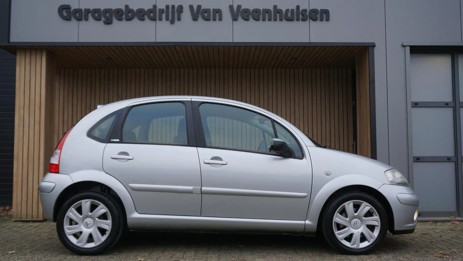 Citroen C3 1.6i-16V 108PK Automaat 5Drs Exclusive Clima Cruis Gris - 2