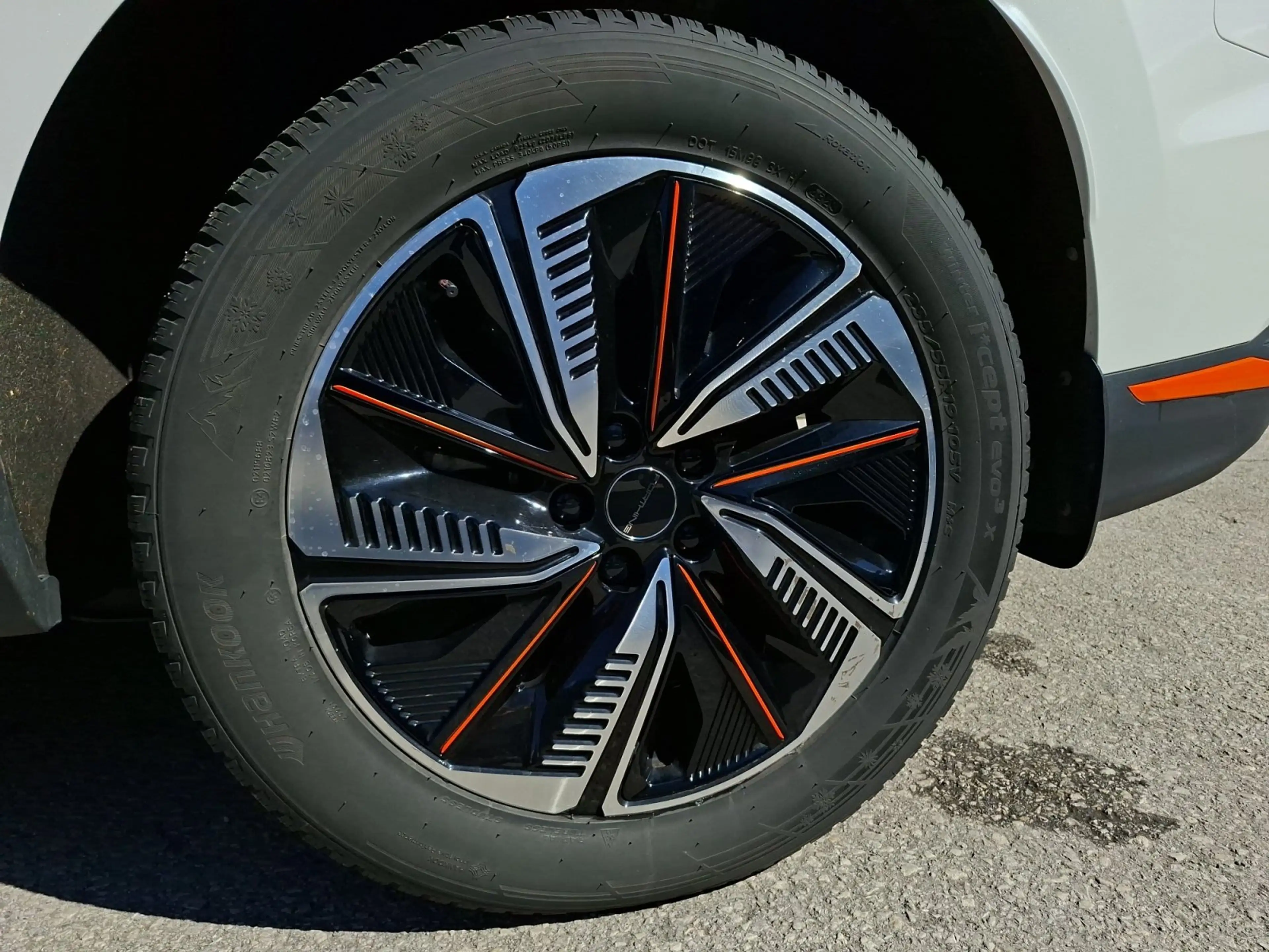 Forthing T5 Evo 5 EV Elektro — photo 13
