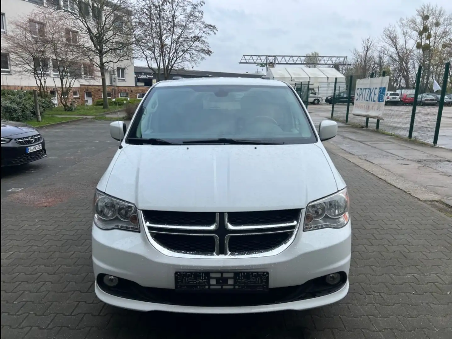 Dodge Grand Caravan - 1