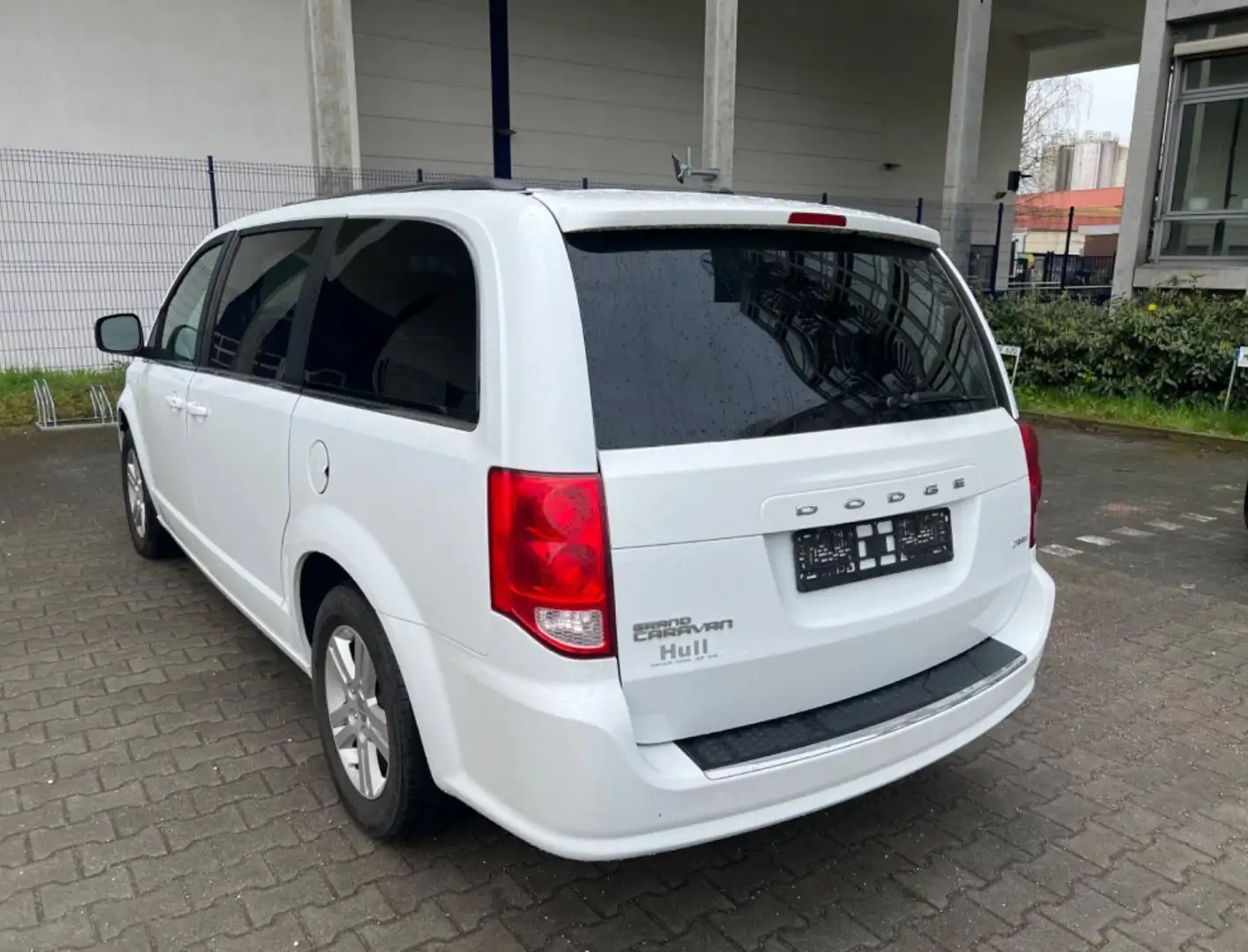 Dodge Grand Caravan - 2
