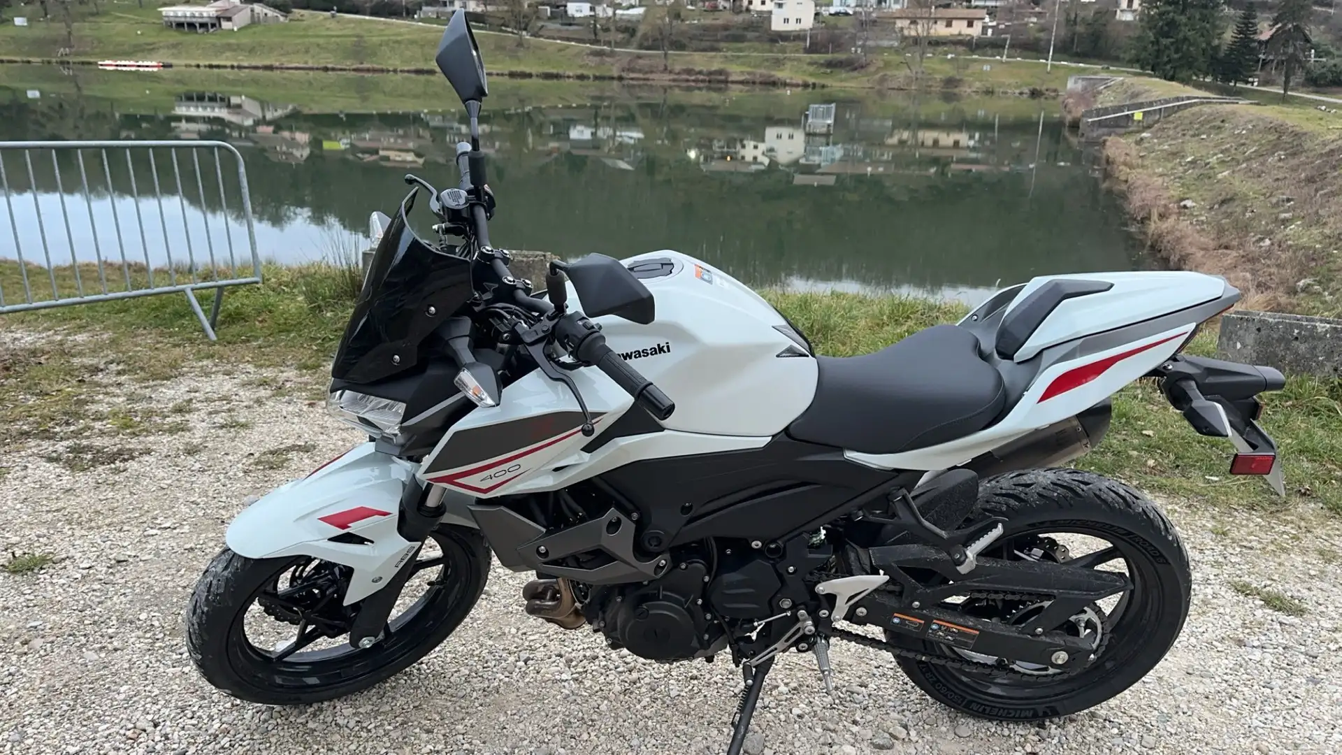 Kawasaki Z 400 Beyaz - 1