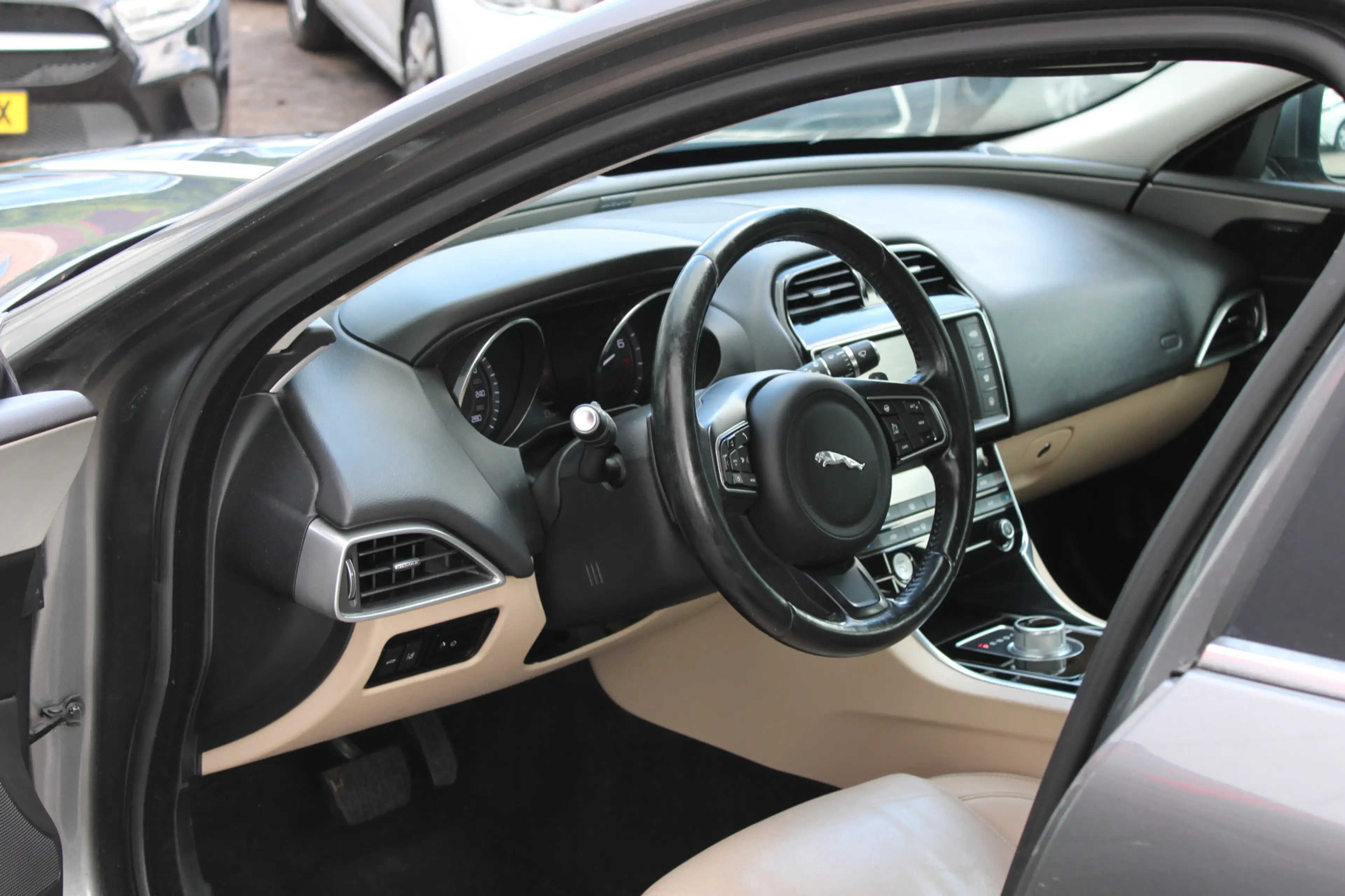 Jaguar XE 2.0 Portfolio//Navi//Camera//Automaat!! — photo 4
