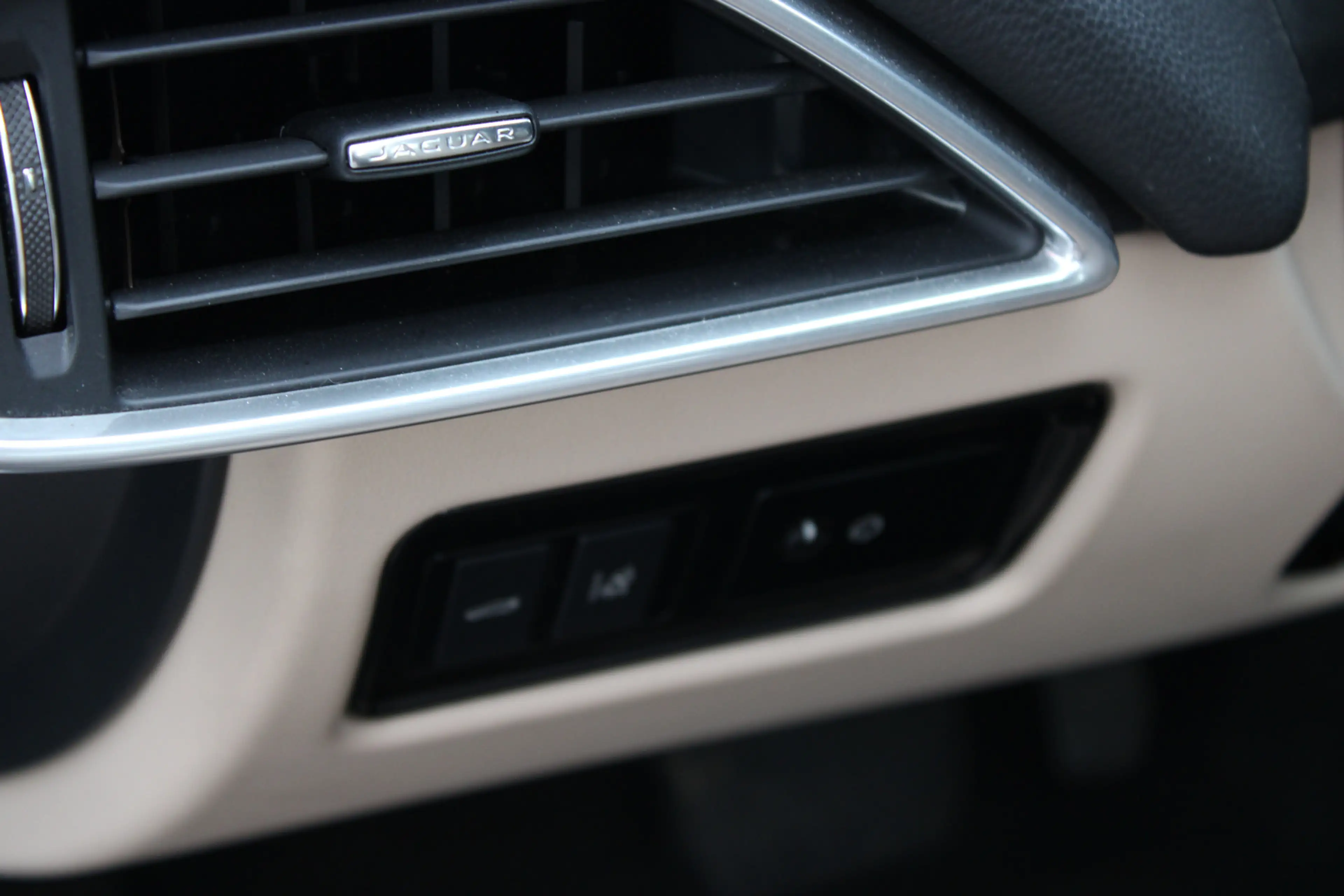 Jaguar XE 2.0 Portfolio//Navi//Camera//Automaat!! — photo 8