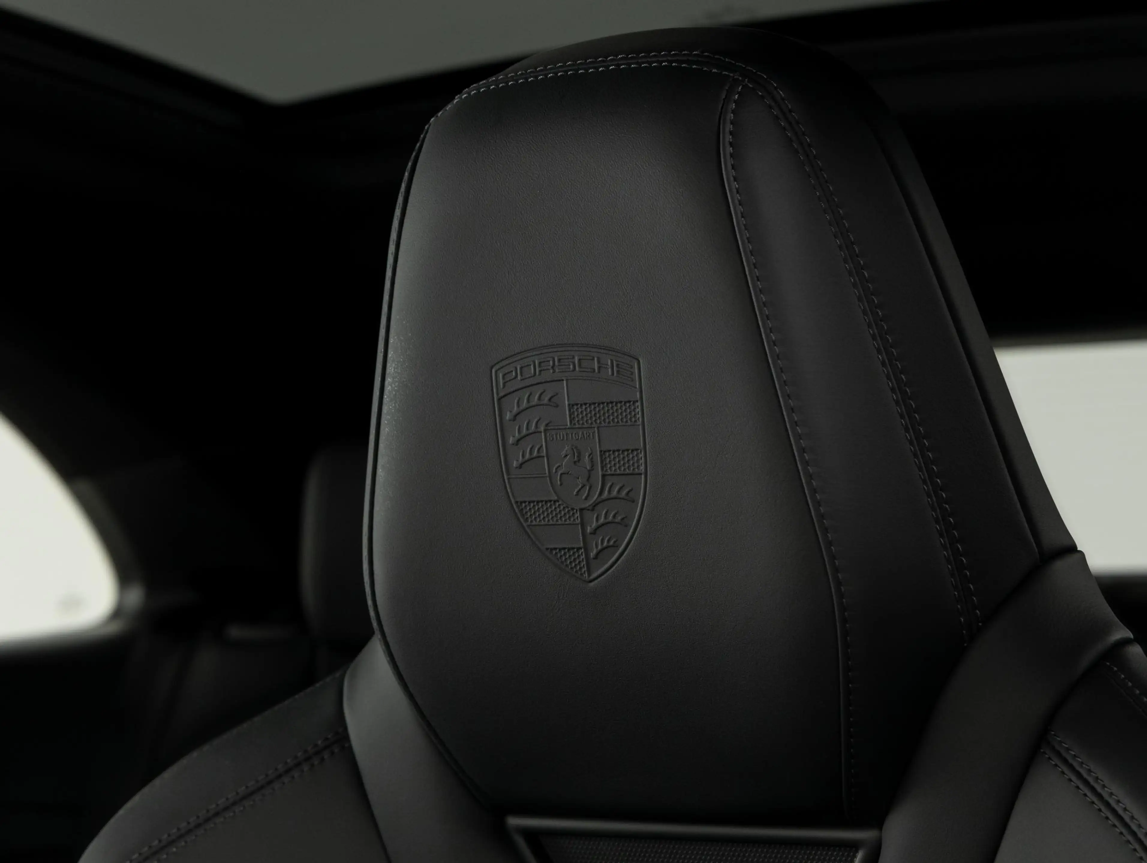 Porsche Macan 4 — photo 43