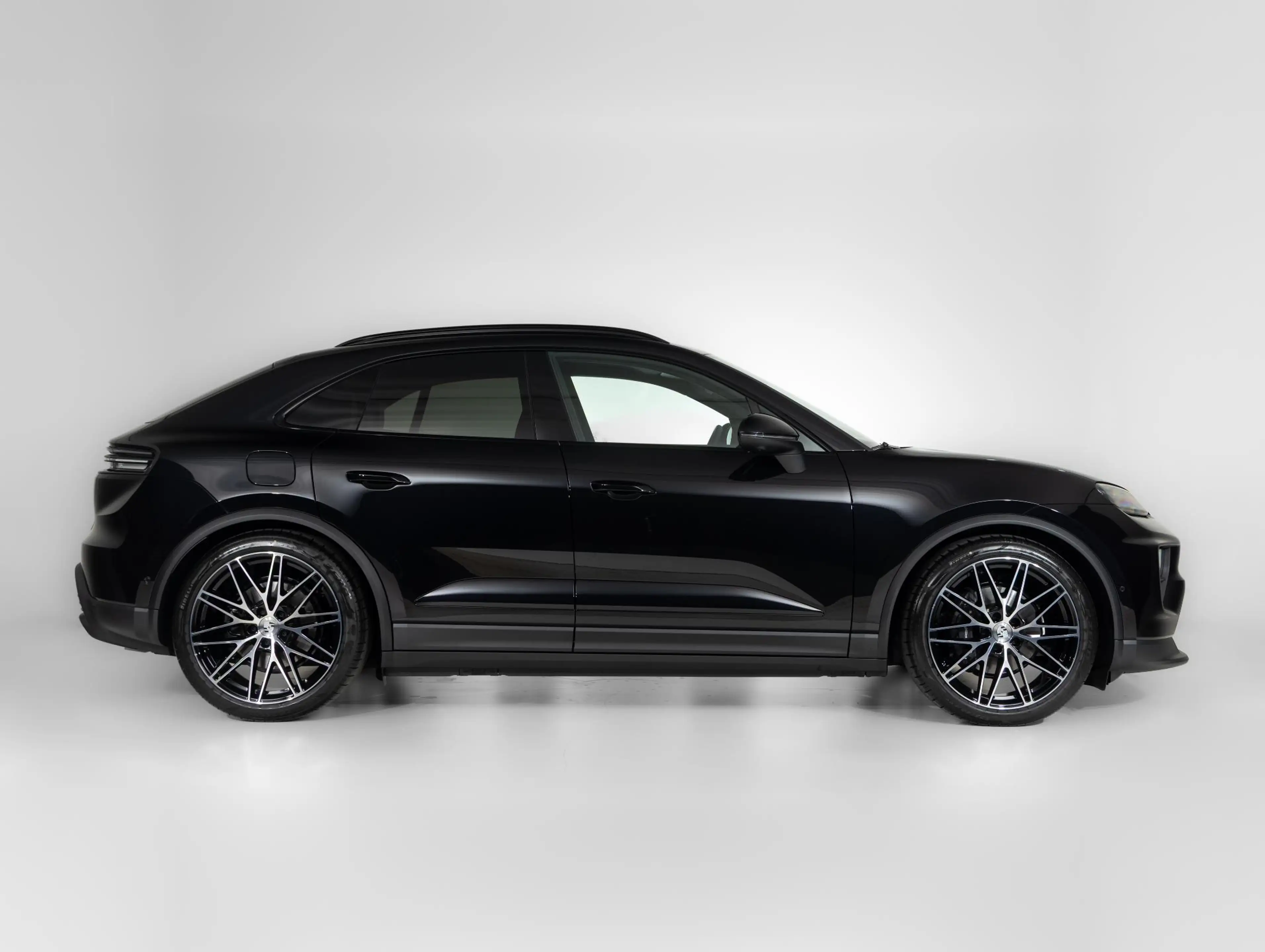 Porsche Macan 4 — photo 10