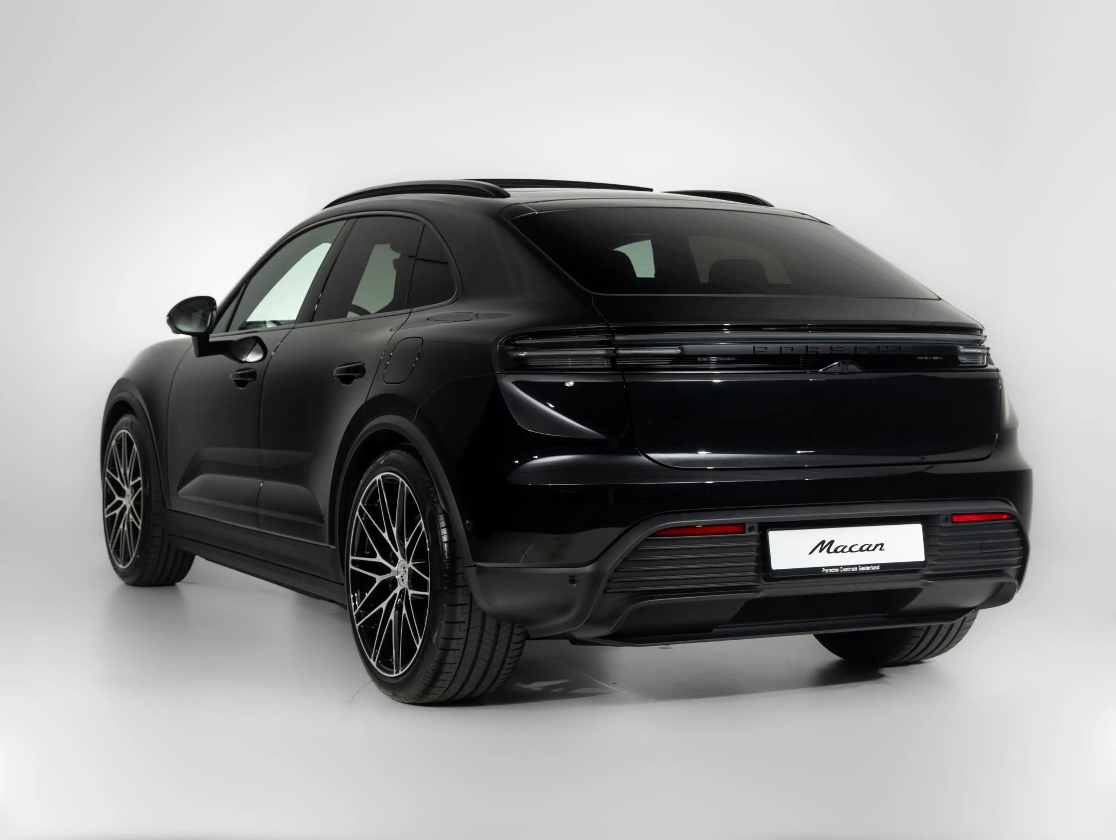 Porsche Macan 4 — photo 6