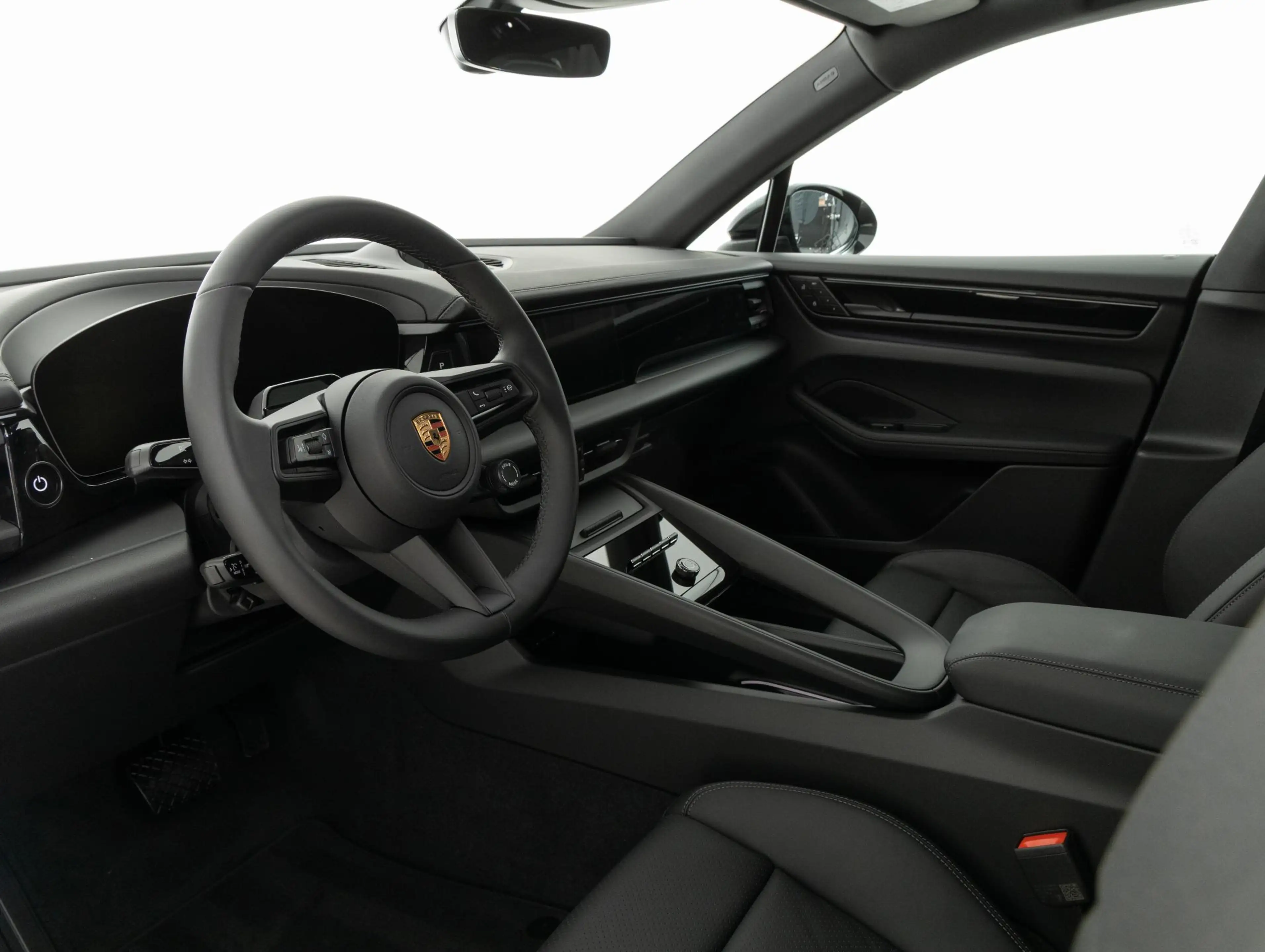 Porsche Macan 4 — photo 3