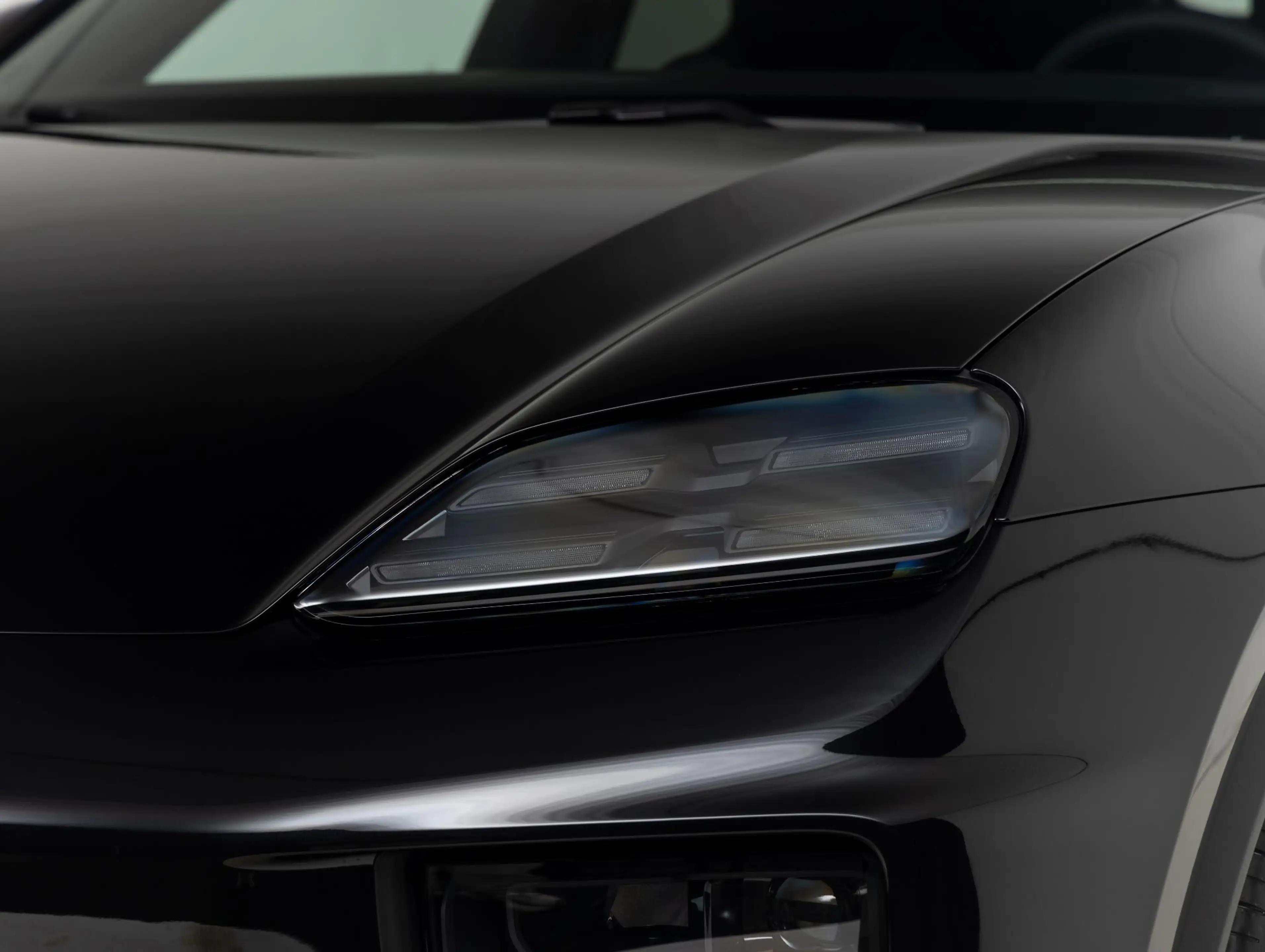 Porsche Macan 4 — photo 22