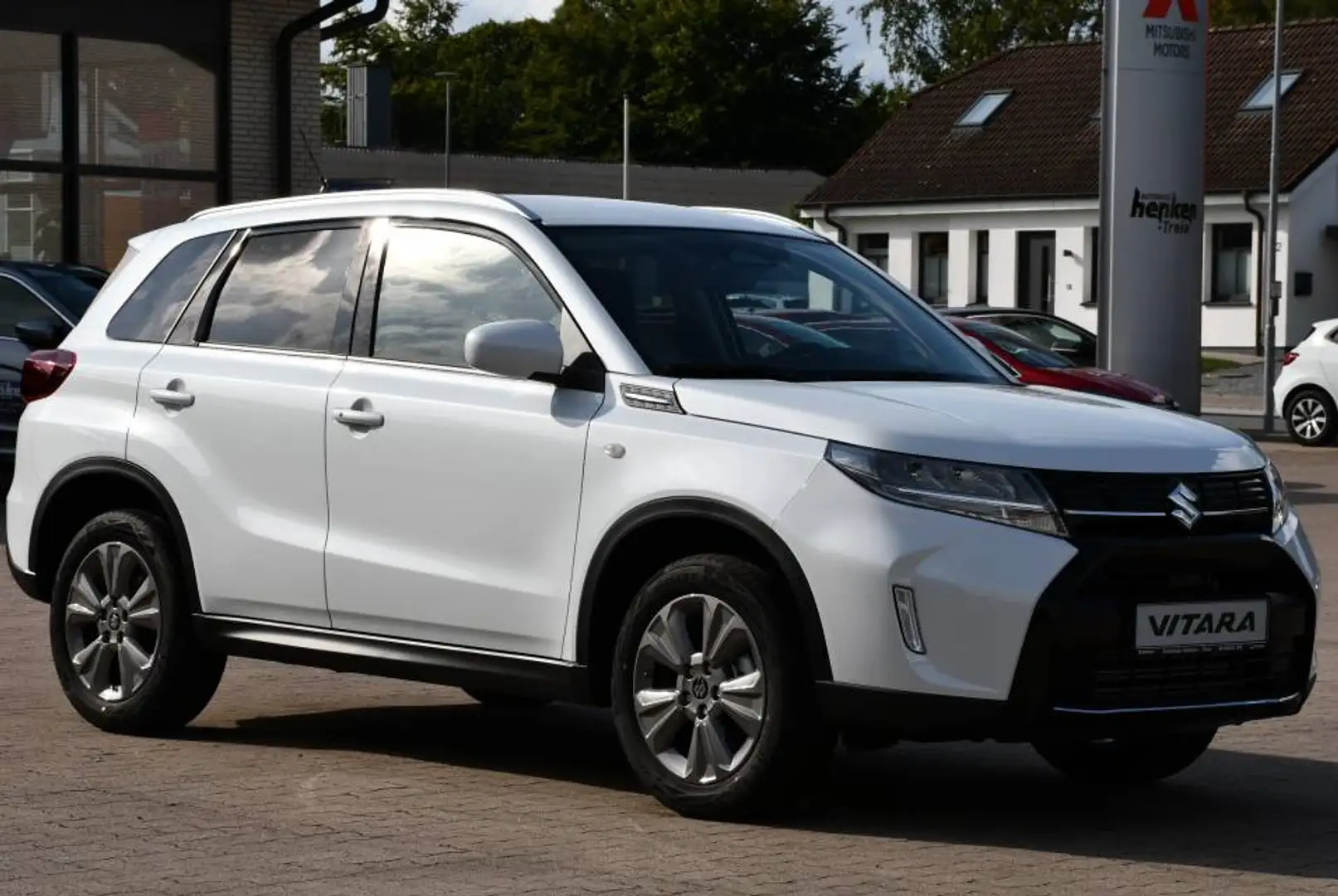Suzuki Vitara 1.4 M/T Comfort Hybrid Weiß - 2