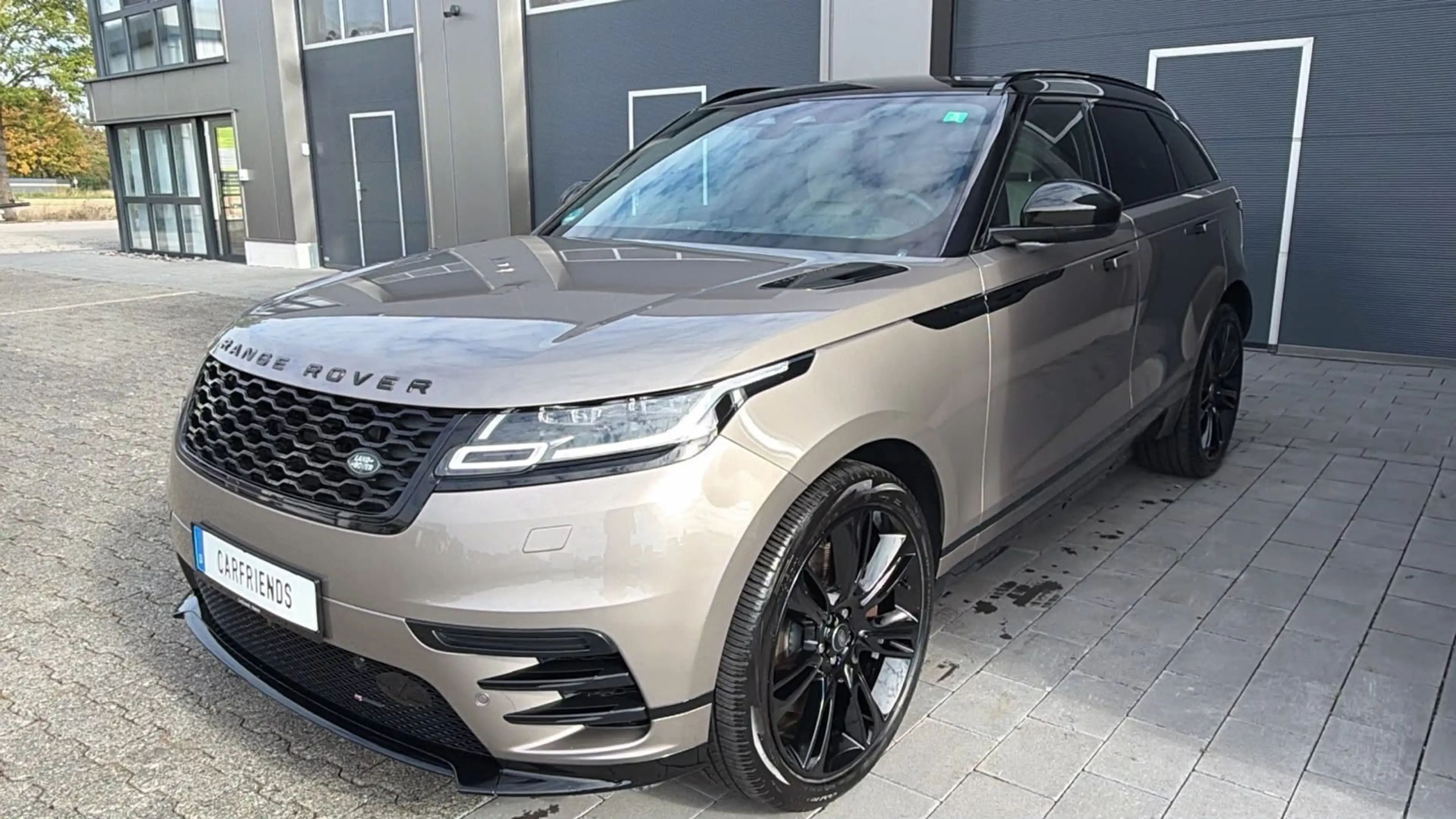 Land Rover Range Rover Velar R-Dynamic SE — photo 2