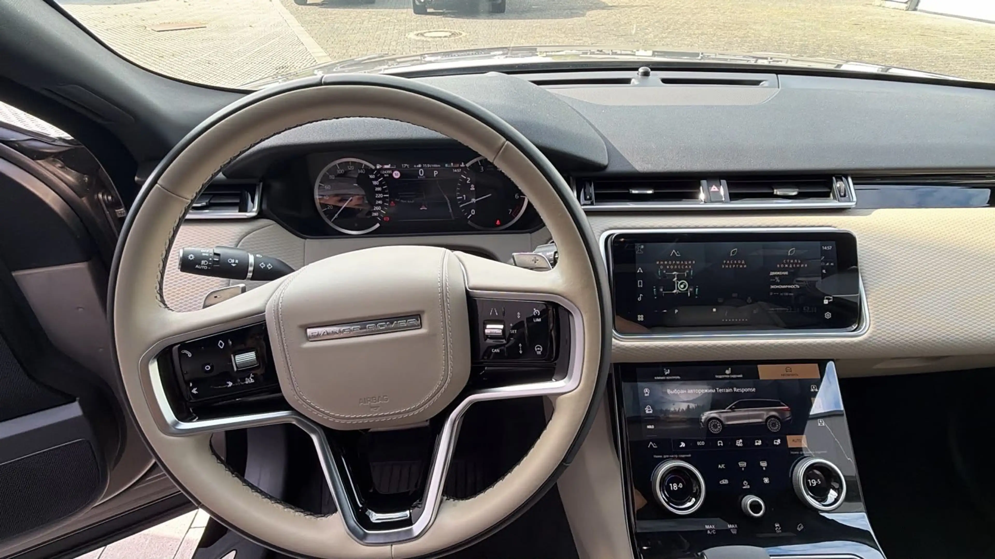 Land Rover Range Rover Velar R-Dynamic SE — photo 14
