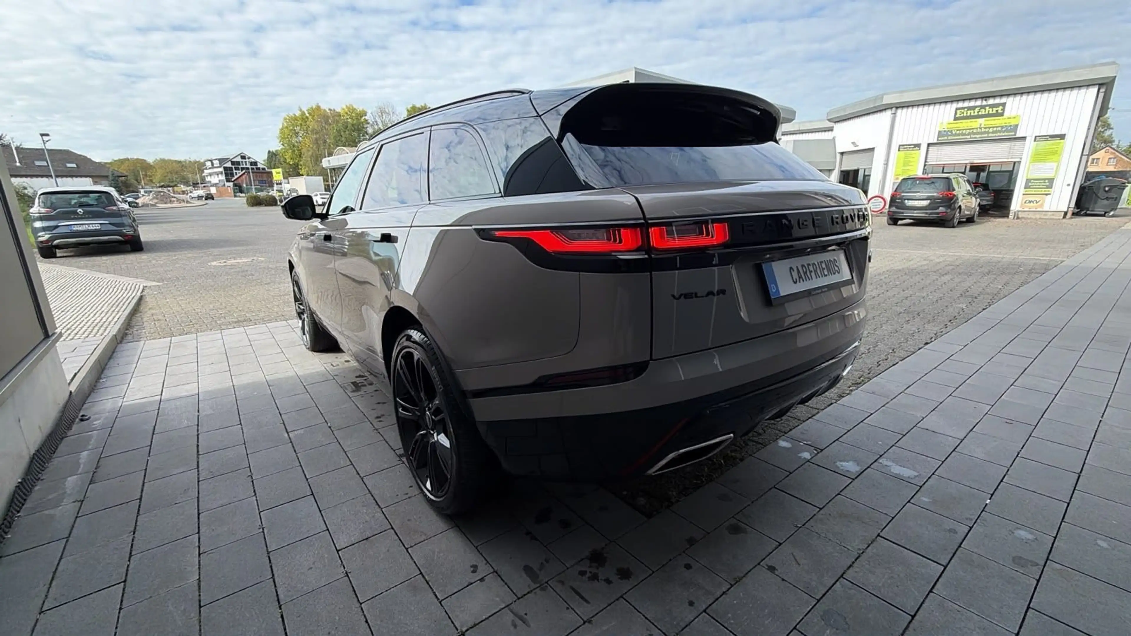 Land Rover Range Rover Velar R-Dynamic SE — photo 3