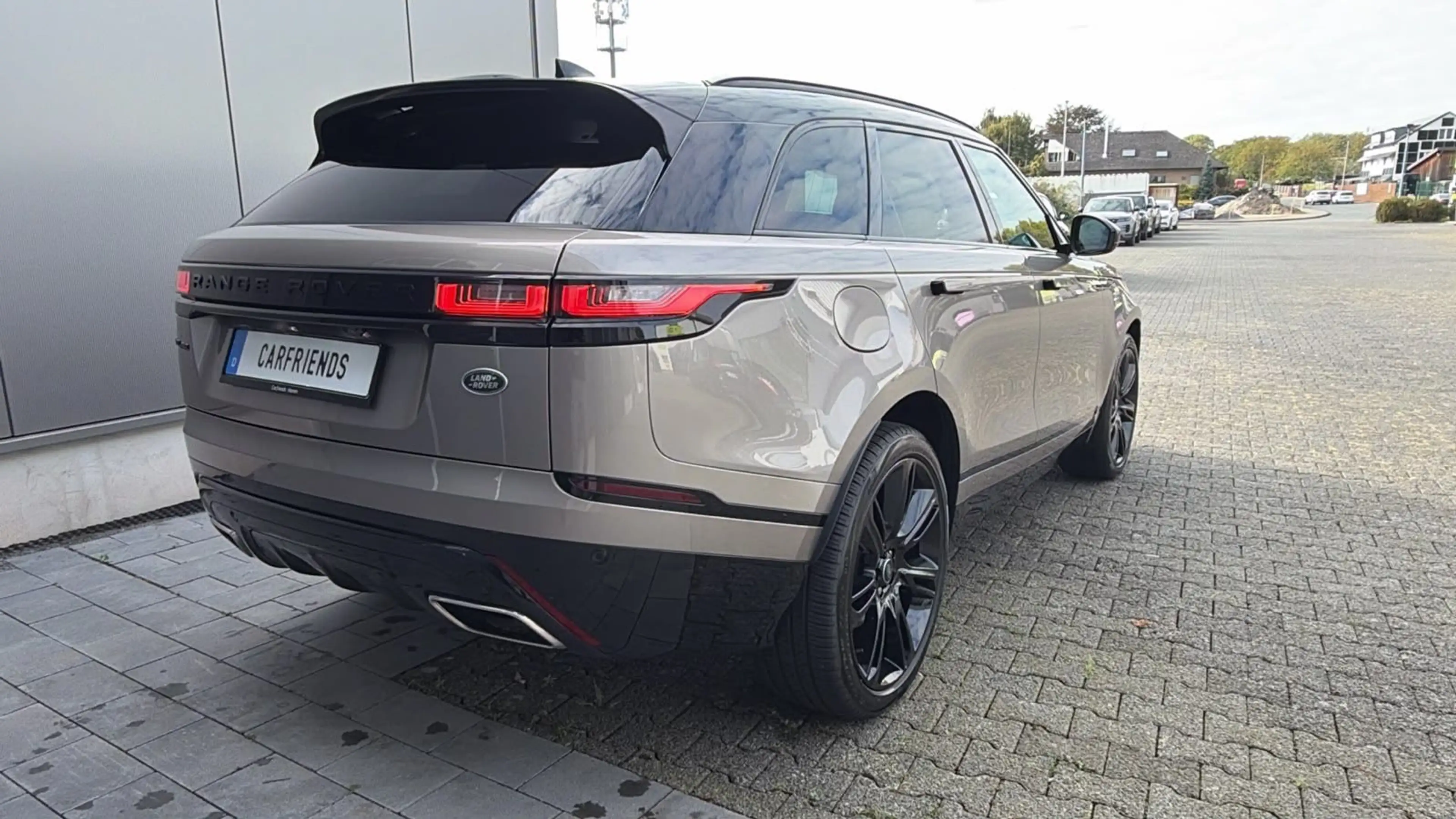 Land Rover Range Rover Velar R-Dynamic SE — photo 4