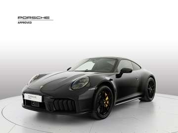 Carrera 4 GTS Coupe'