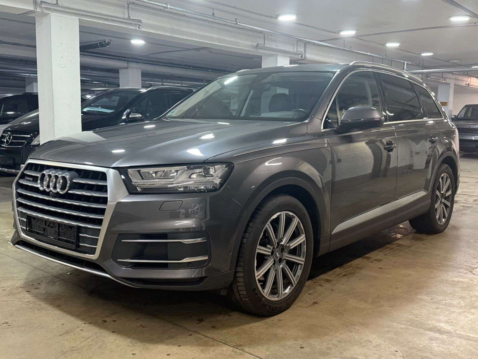 Second hand Audi Q7 3.0