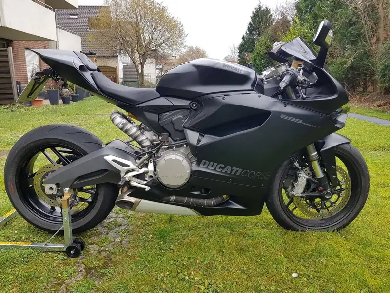Ducati Panigale 899 - foto 2
