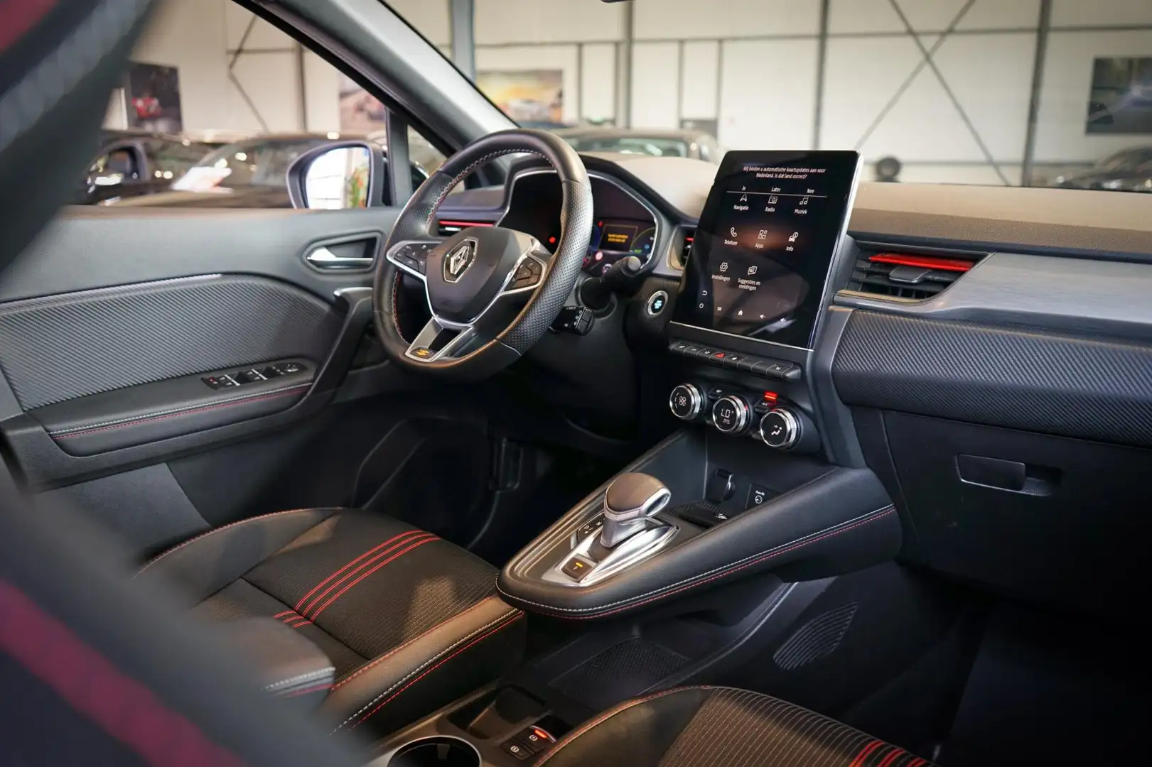 Renault Captur 1.6 E-Tech Plug-in Hybrid 160 R.S. Line | TREKHAAK Zwart - 2