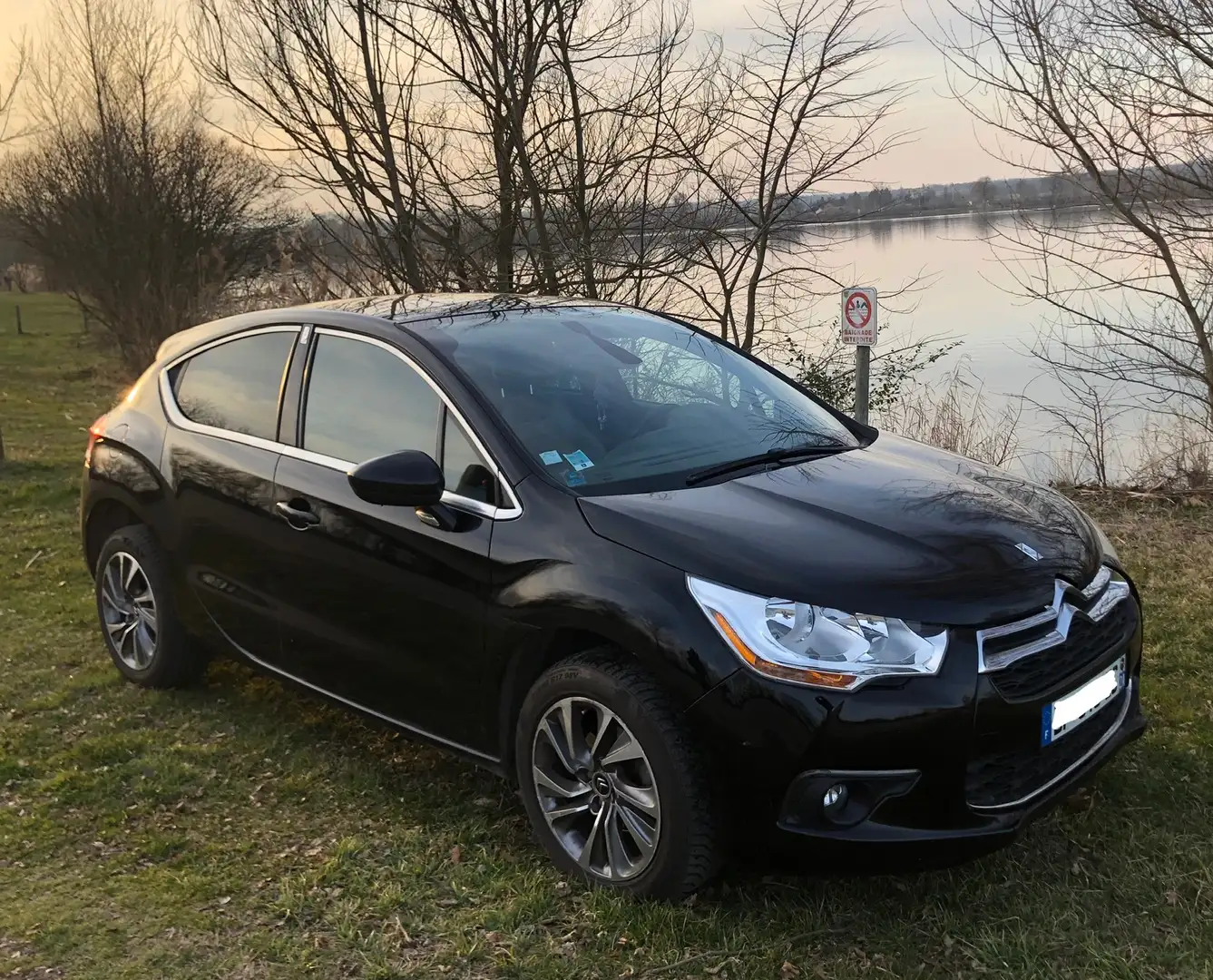 Citroen DS4 DS4 HDi 110 FAP So Chic Negro - 1