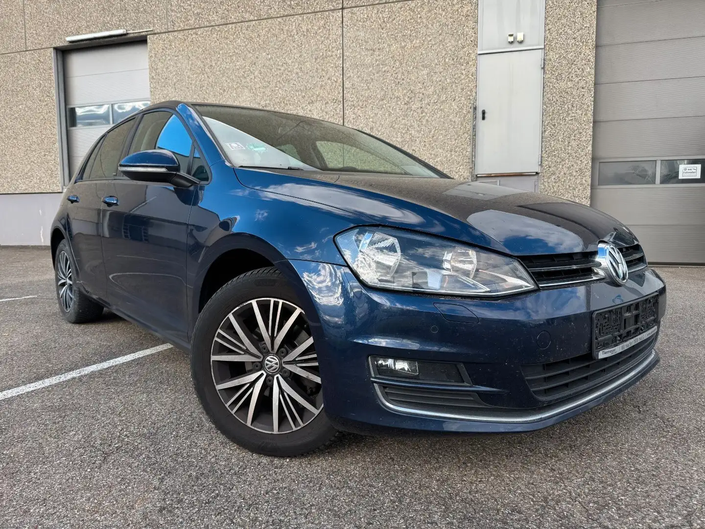 Volkswagen Golf VII Lim. Allstar BMT, Alu,Sitzheizung,e.fen Blau - 1