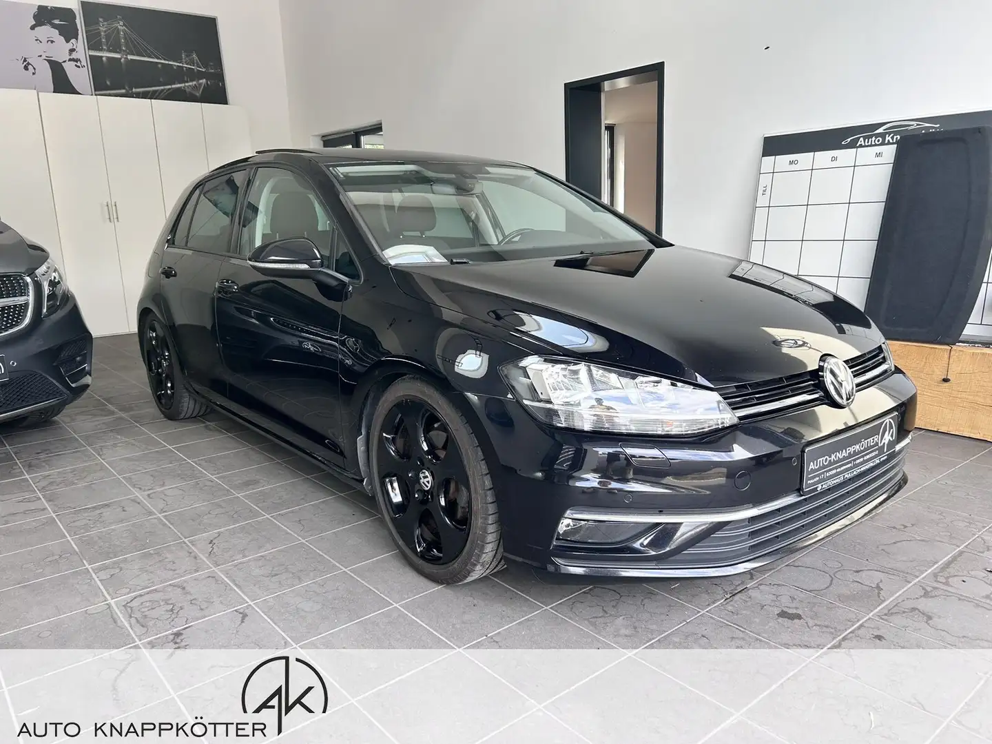 Volkswagen Golf Golf VII 1.0 TSI BMT Comfortline /JP-Perfomance/ Zwart - 2