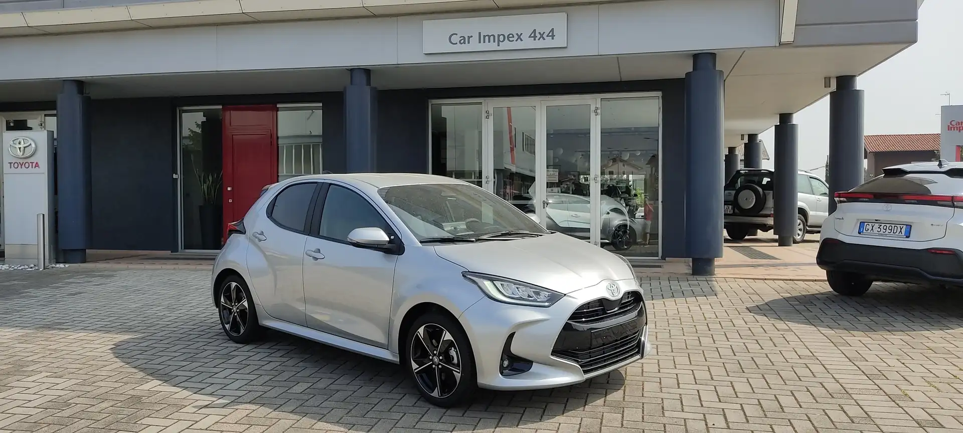 Toyota Yaris 1.5 Hybrid 130CV Lounge Argento - 1