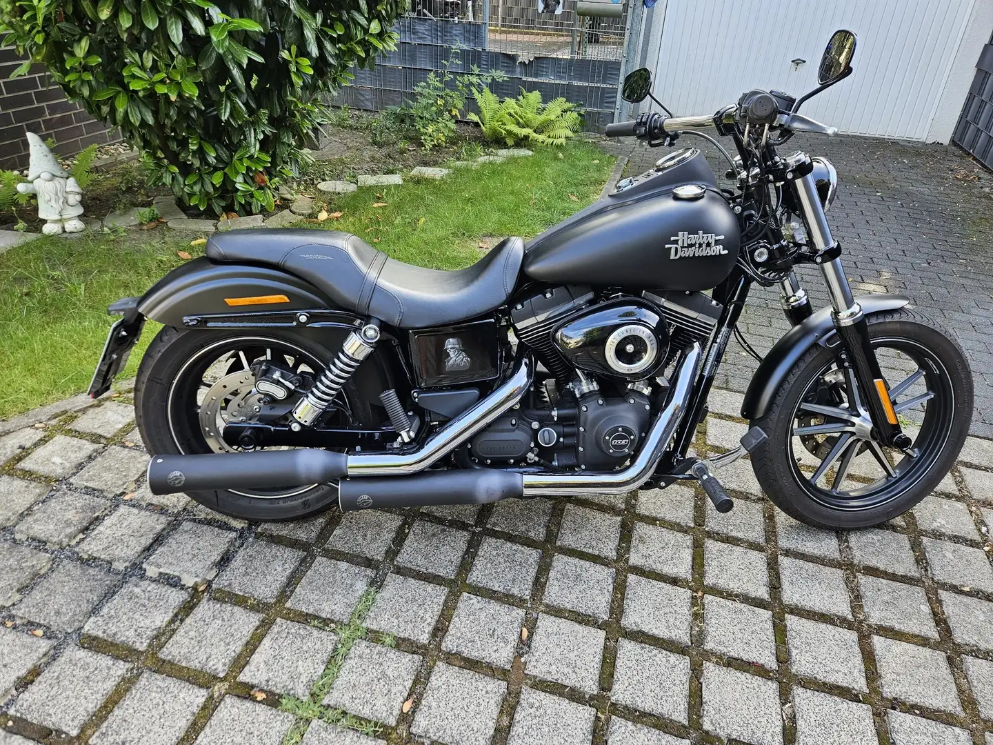 Harley-Davidson Dyna Street Bob Special Edition Negru - 2