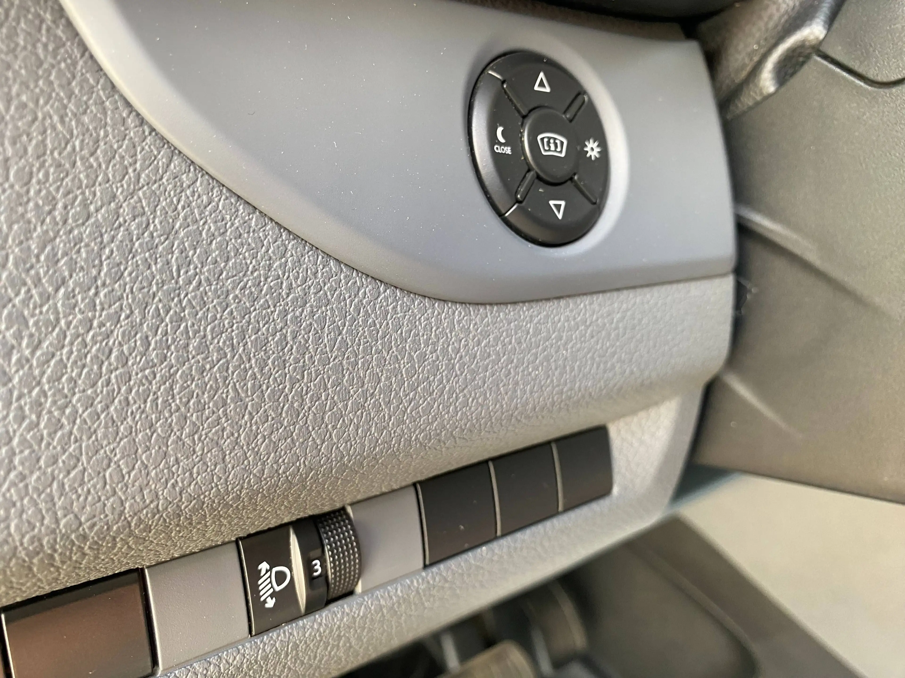 Peugeot Expert Premium Komfort Plus TwinCab Edition L2 Exportfahrzeug — photo 11