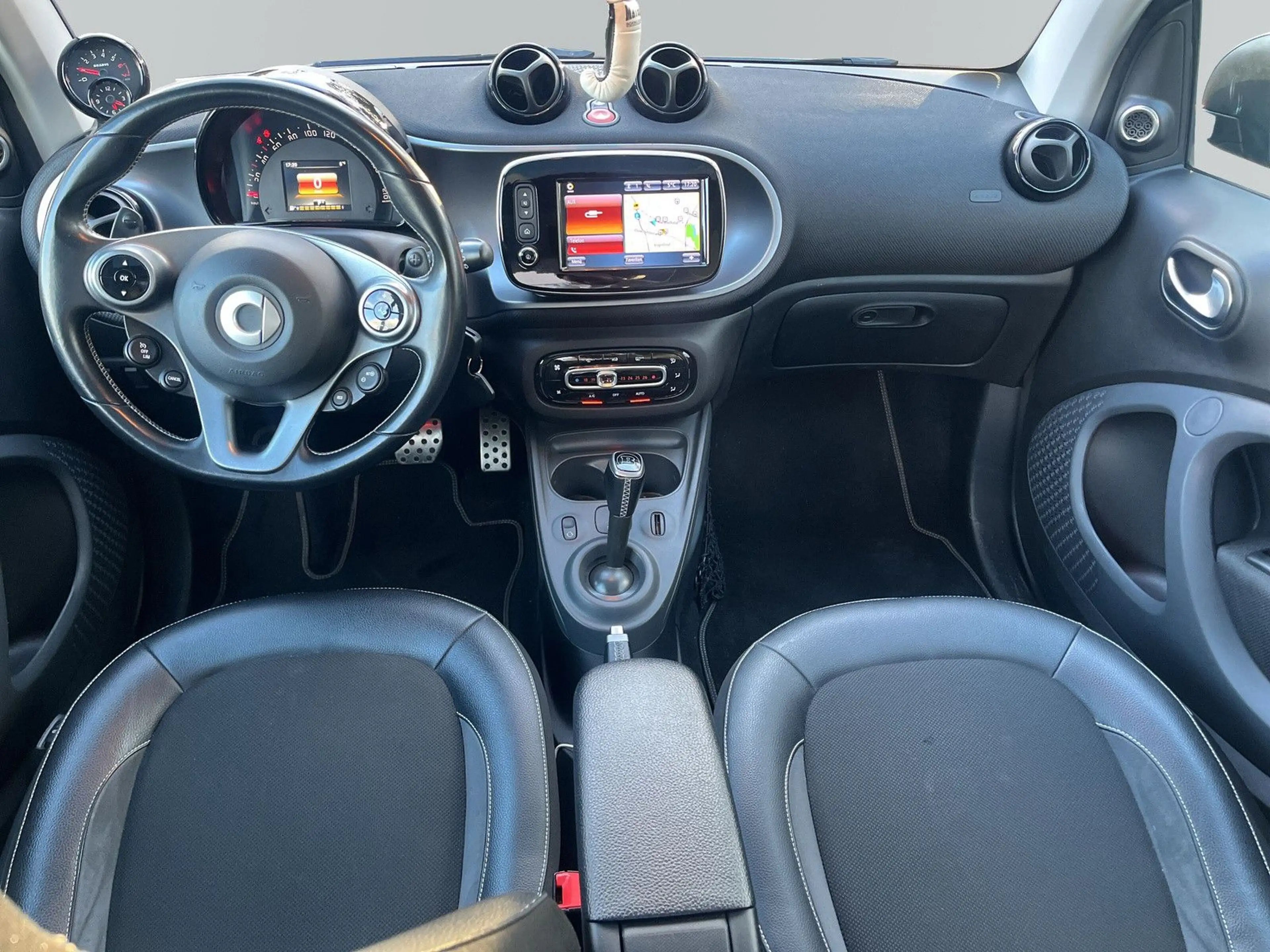 smart forTwo coupe Brabus*Sitzheizung*Tempomat*JBL — photo 8