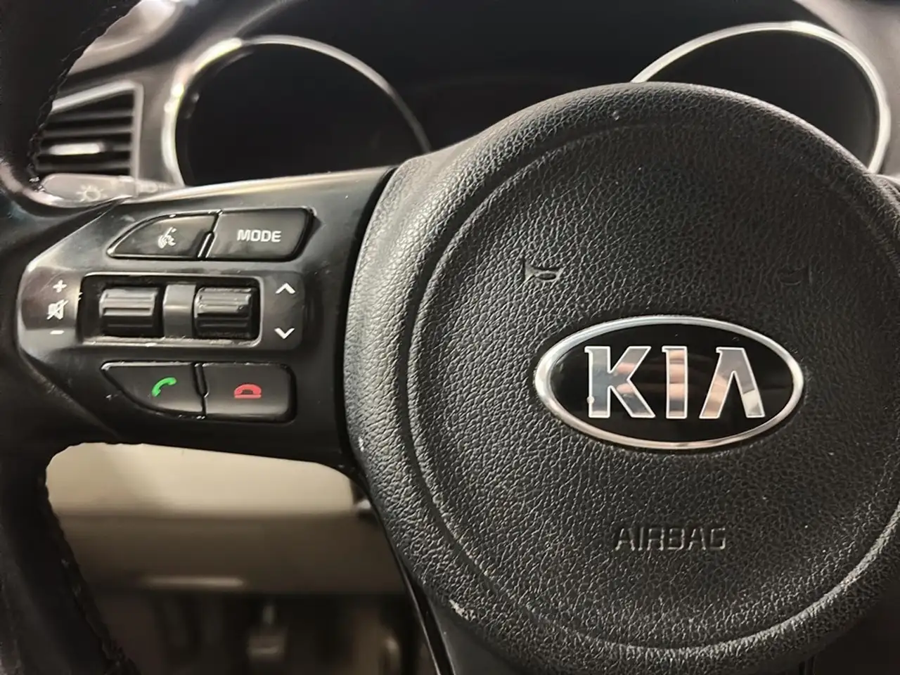 Kia Sedona снимка Kia Sedona