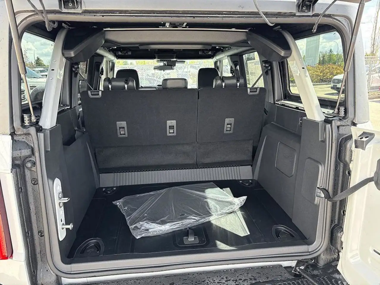 Ford Bronco снимка Ford Bronco
