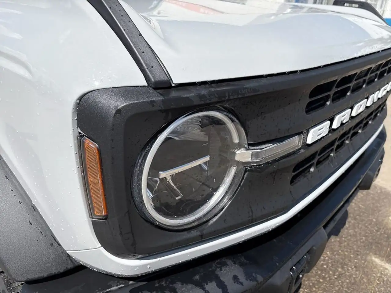 Ford Bronco снимка Ford Bronco