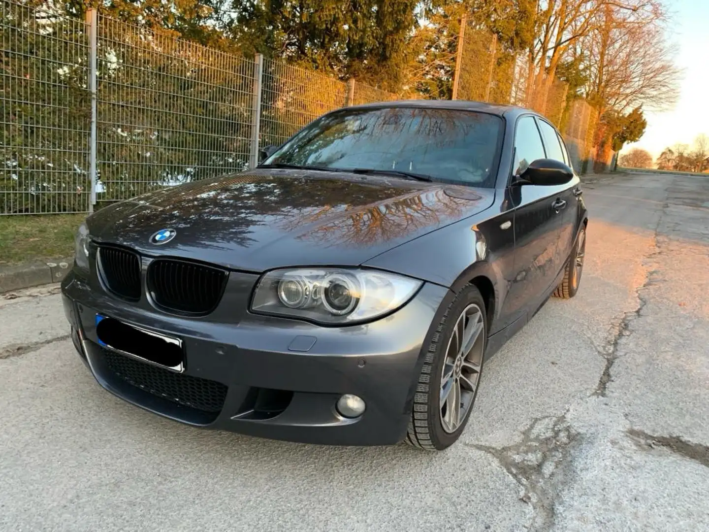 BMW 118 118i - M Paket Grau - 1