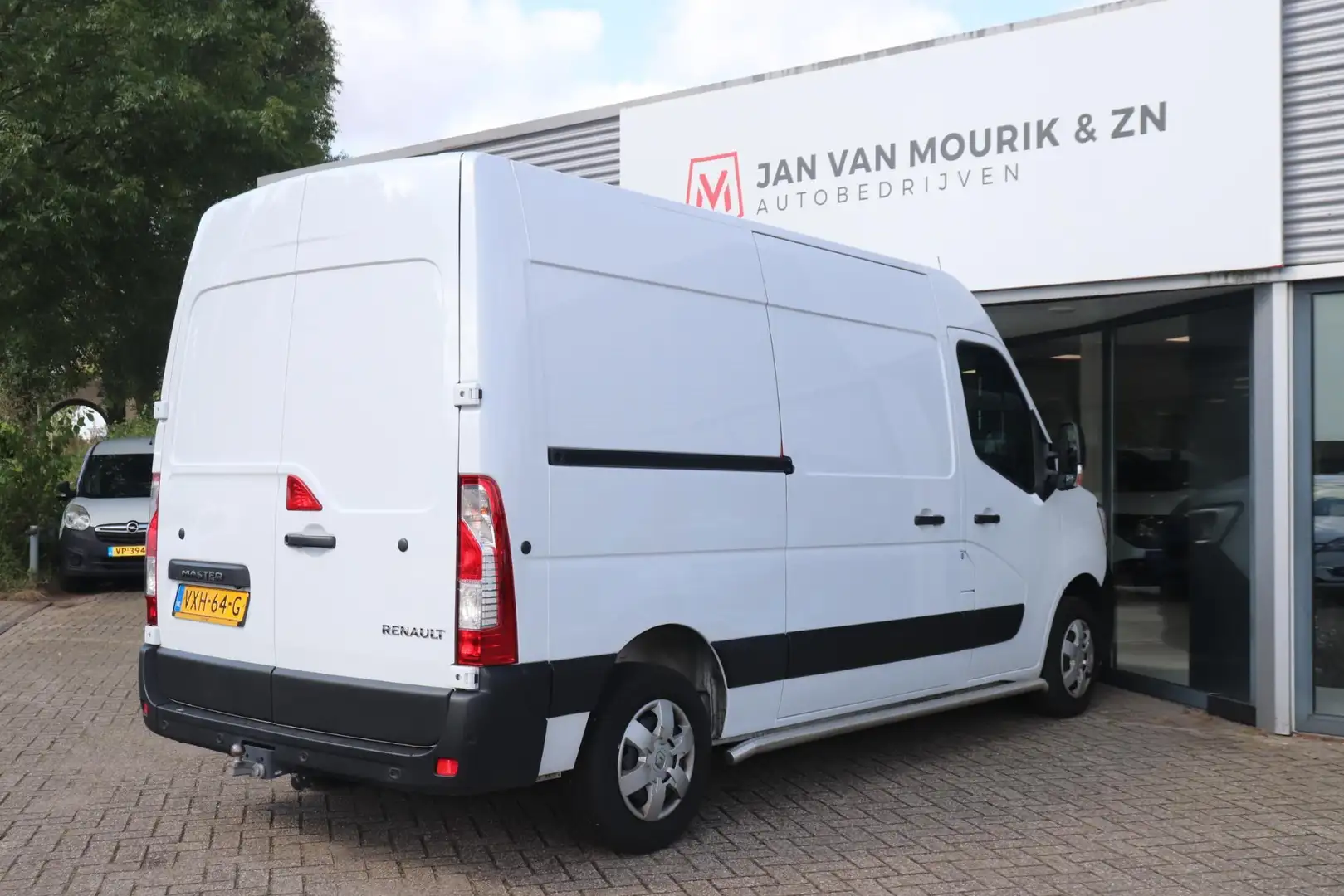 Renault Master 2.3 dCi 135 T35 L2H2 Work Edition | Navigatie | Tr Wit - 2