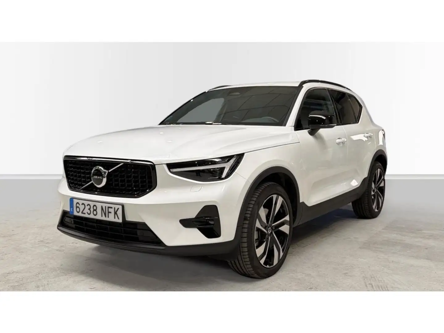 Volvo XC40 B3 Plus Aut. Blanco - 1
