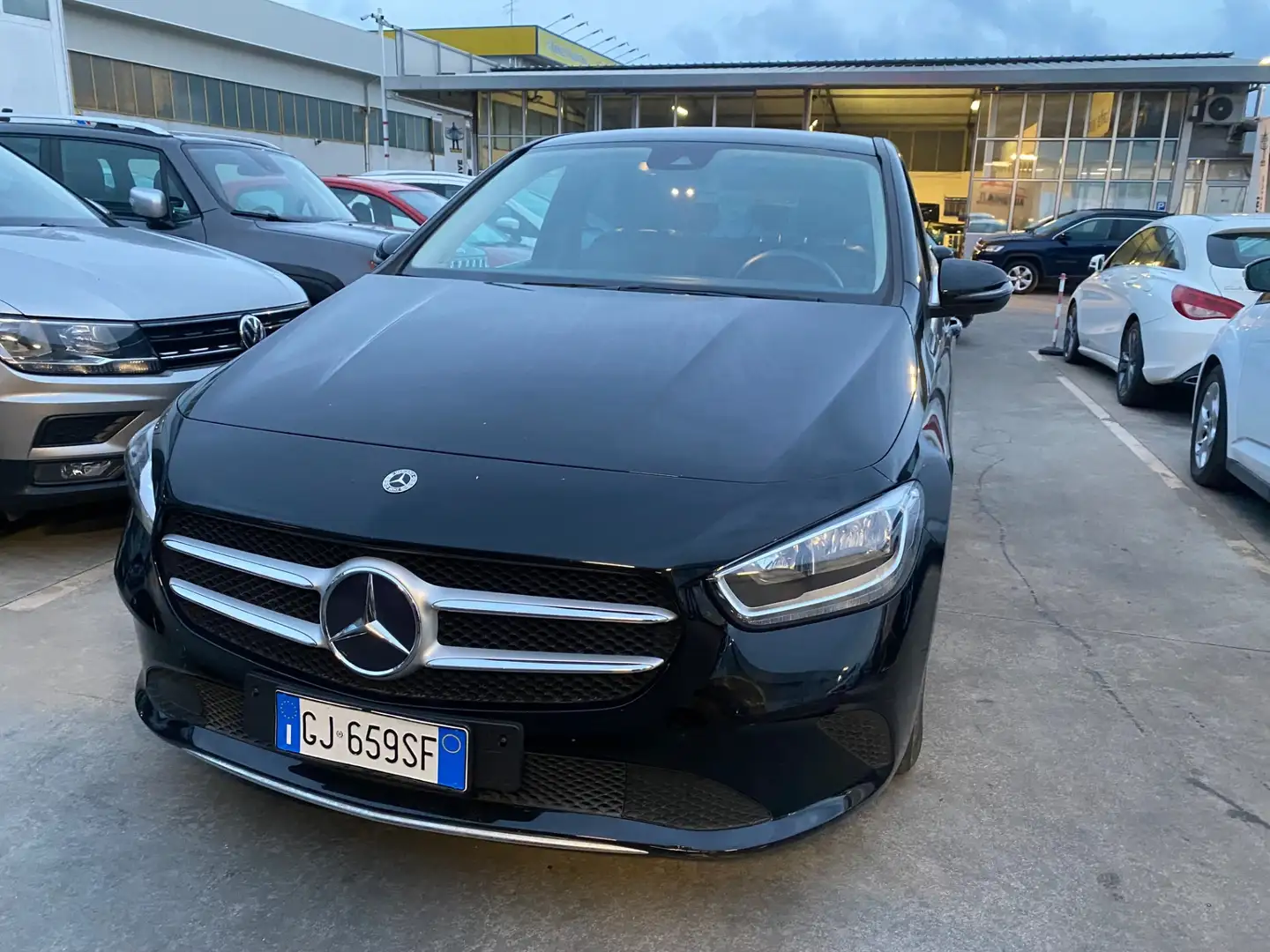 Mercedes-Benz B 180 B 180 d Automatic Executive NUOVA Nero - 1