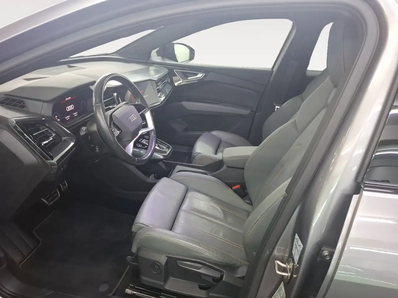 Audi Q4 40 S-Line AHK Matrix Sonos RFK ACC, миниатюра 7