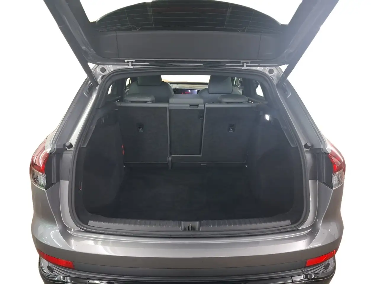 Audi Q4 40 S-Line AHK Matrix Sonos RFK ACC, миниатюра 15