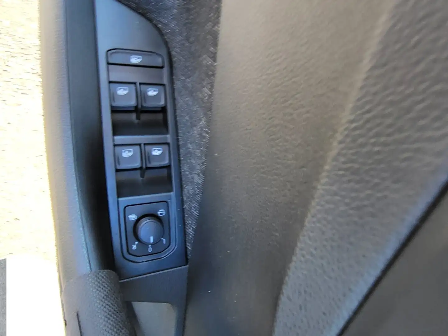 Skoda Kamiq 1.0 TSI 115 Tour*AHK*PDC*LED* Grau - 2