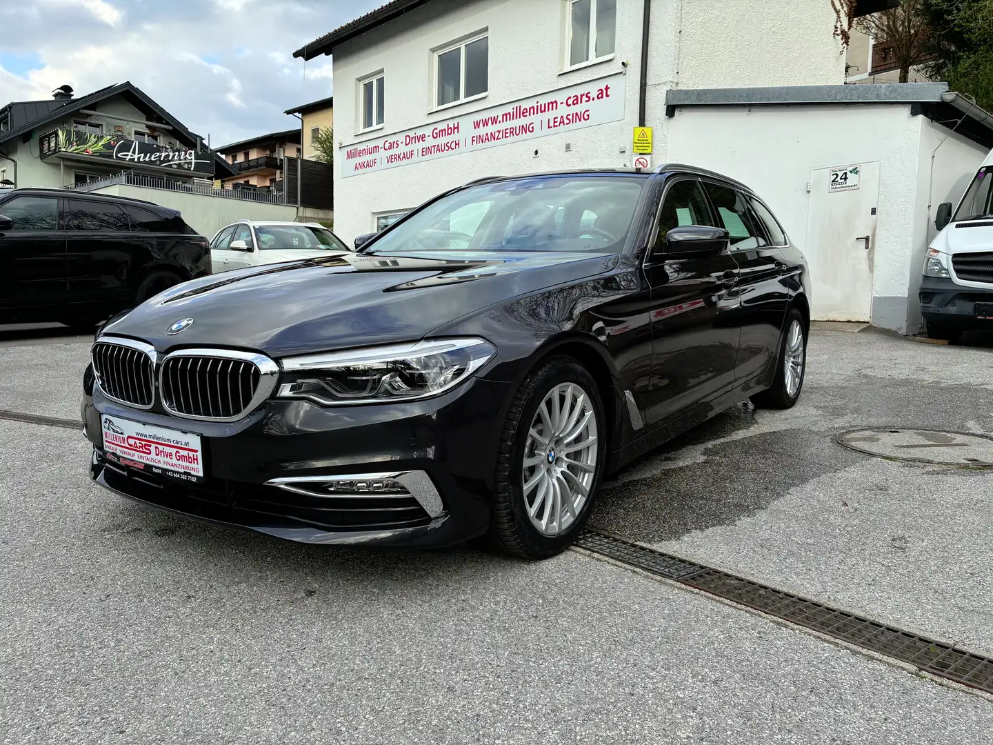 BMW 530 530d xDrive Luxury Line*bei Zinssatz fix 6,274% Grau - 1