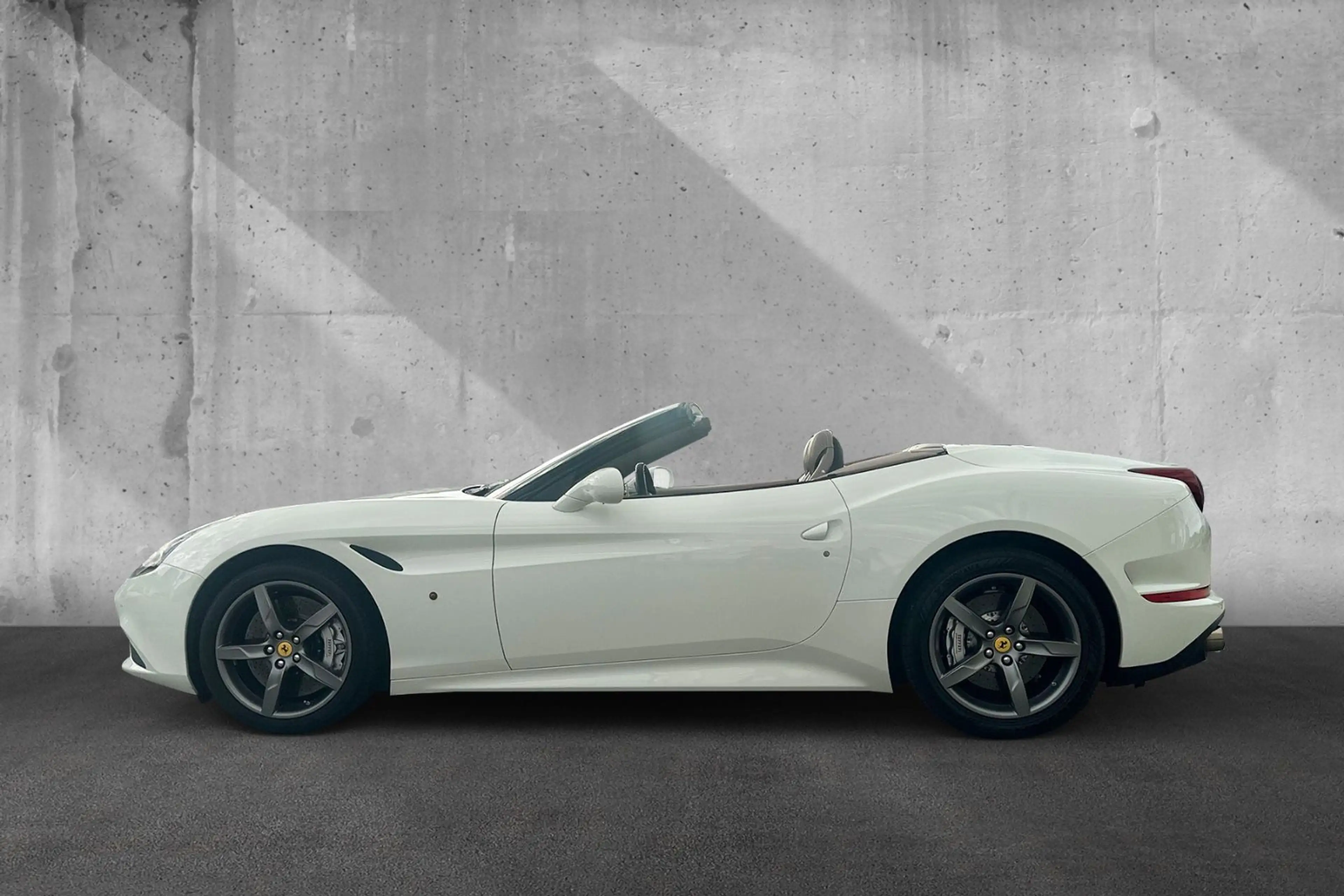 Ferrari California T*BiColor*Dt Auto*Diamond Stitching — photo 2