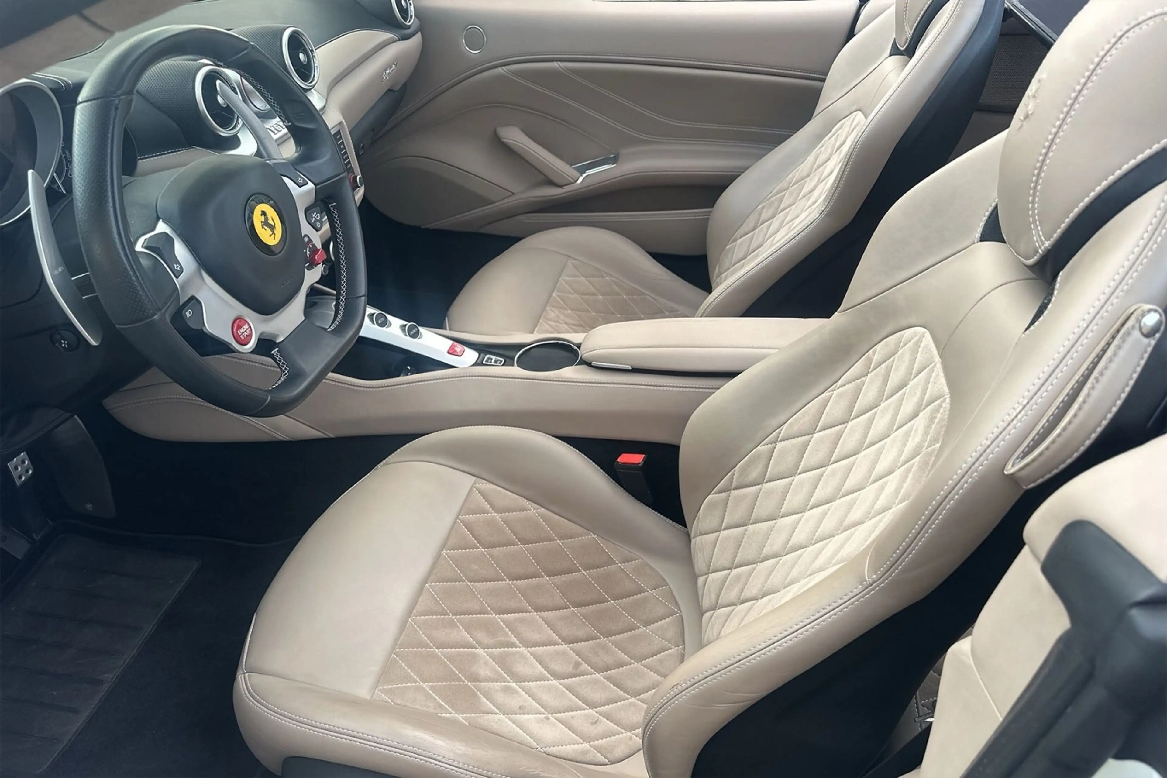 Ferrari California T*BiColor*Dt Auto*Diamond Stitching — photo 15