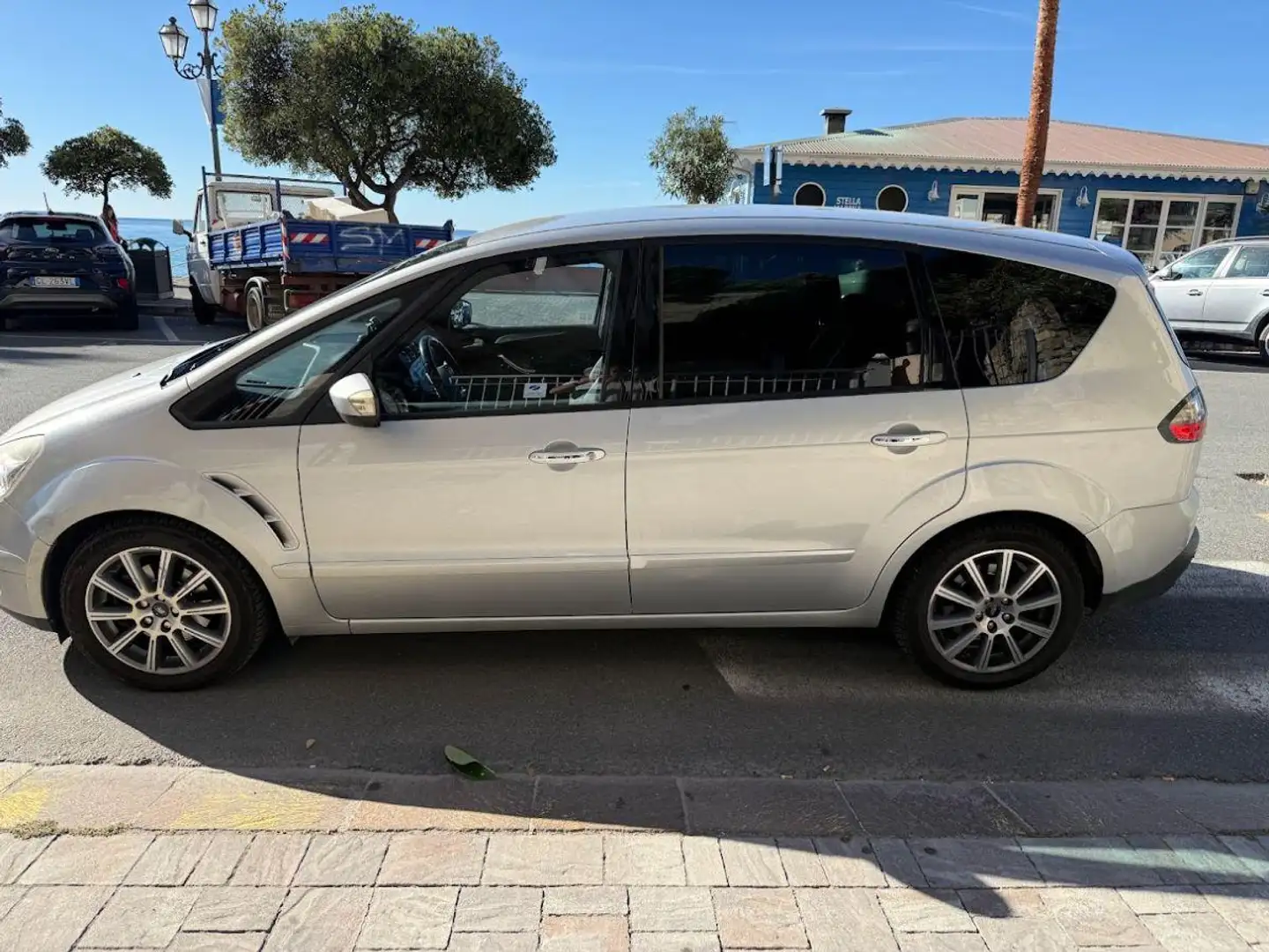 Ford S-Max 2.0 TDCi 140CV Titanium DPF Plateado - 2