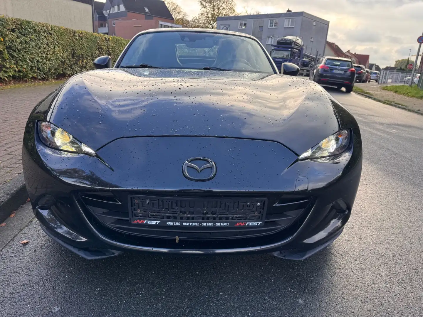Mazda MX-5 RF 2.0 SKYACTIV-G 160 Sports-Line Automatik Schwarz - 2
